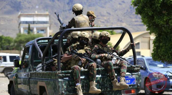 Houthi Missiles Hit Yemen Palace, PM Escapes Unhurt