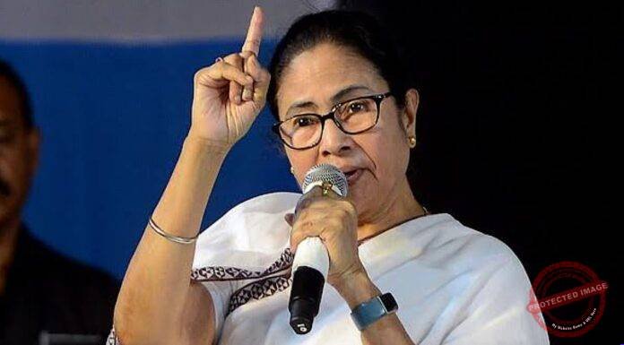 Woman Held After Alleged Knife Threat to Mamata Banerjee